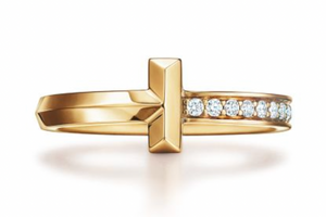 18K T T1-Inspired Ring with Diamonds