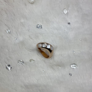 Silver Ring w/ Mother of Pearl (DBRRIN-0010)