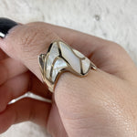 Load image into Gallery viewer, Silver Ring w/ Mother of Pearl (DBRRIN-0008)
