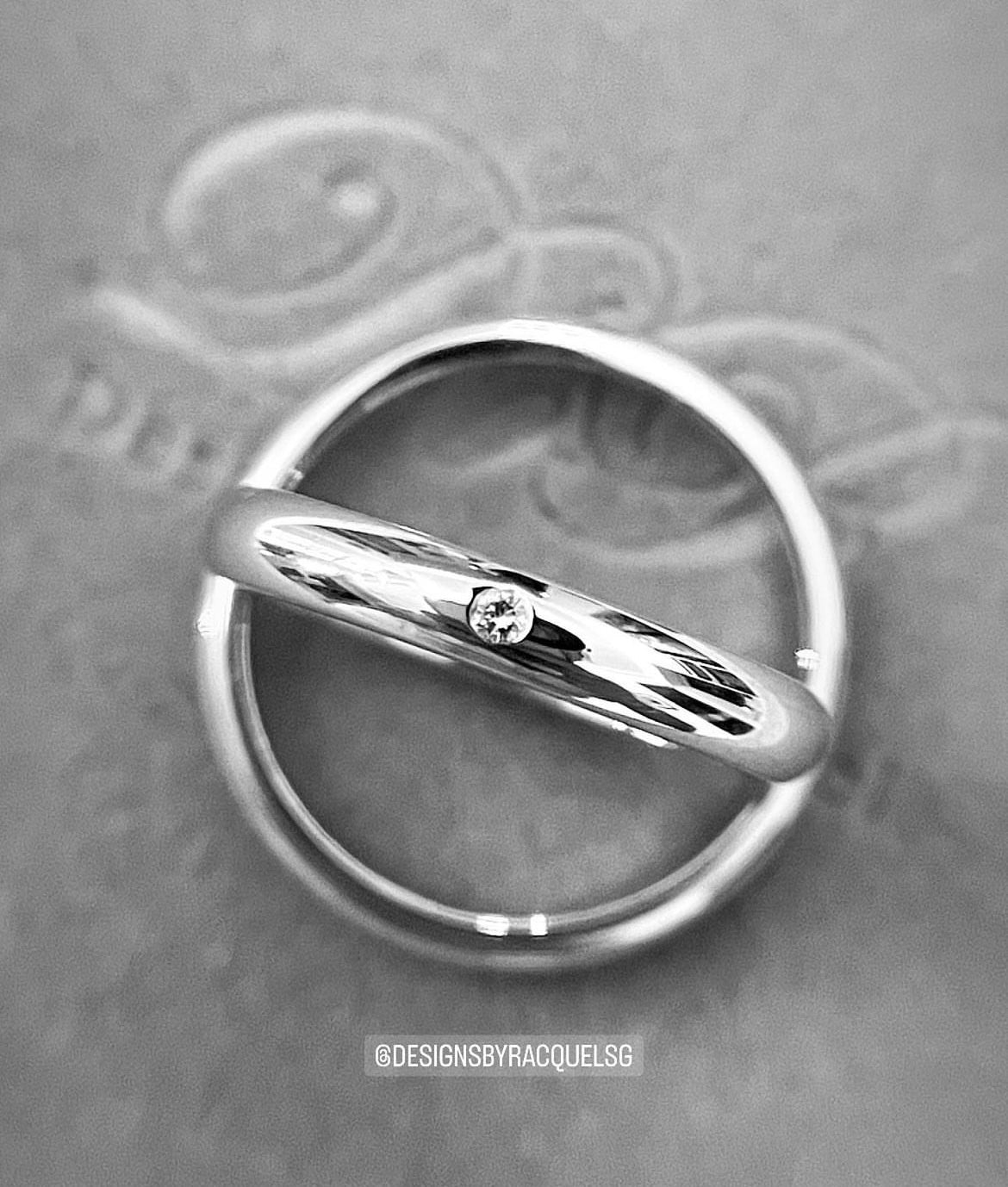 Wedding Band in Platinum with One Diamond (DBRCUS-0385)