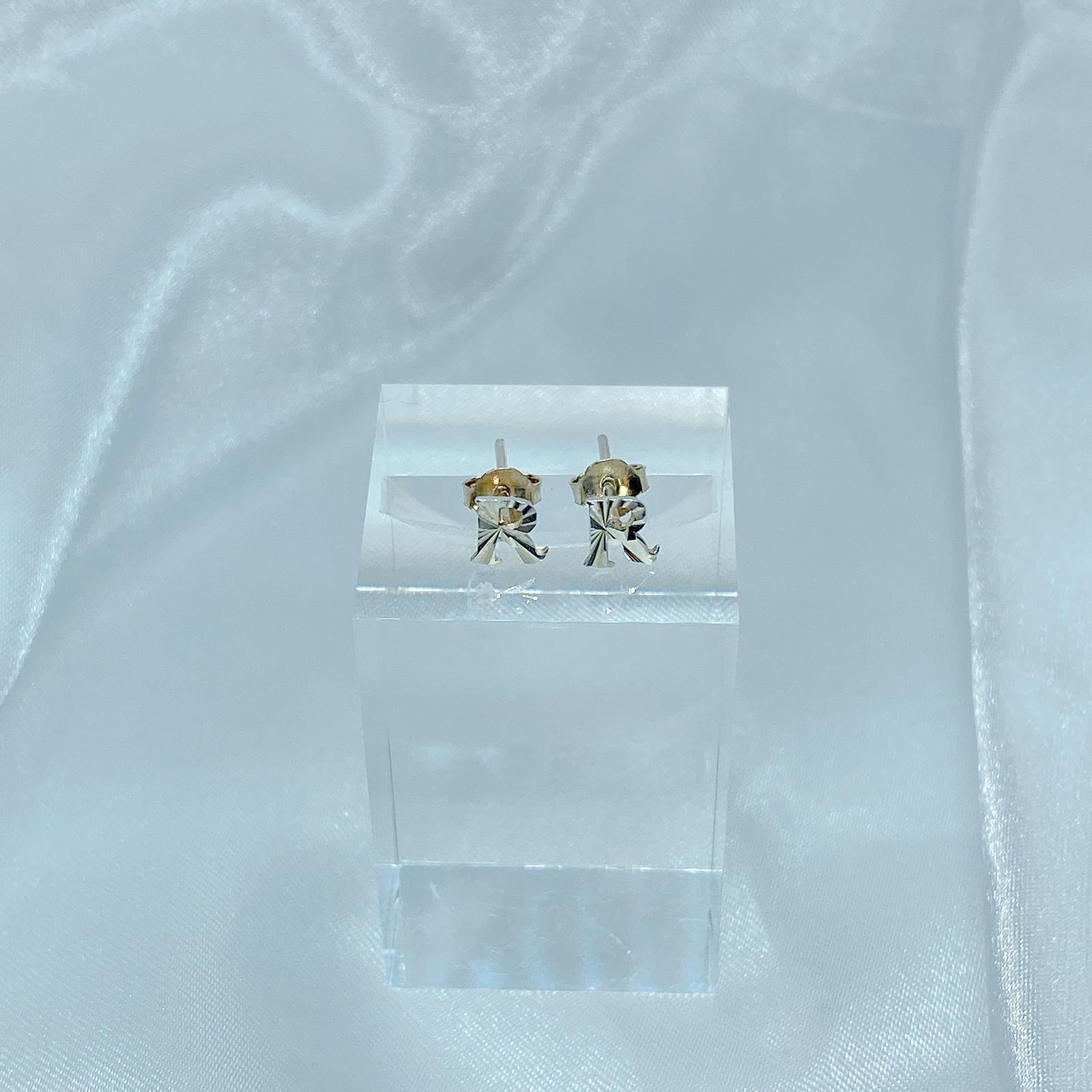 Initial Earring in White Gold (DBREAR-0011)