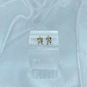 Initial Earring in White Gold (DBREAR-0011)